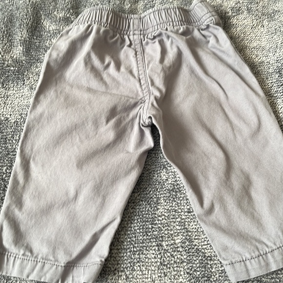 Carter’s Grey Pants - 6 months - Picture 2 of 3